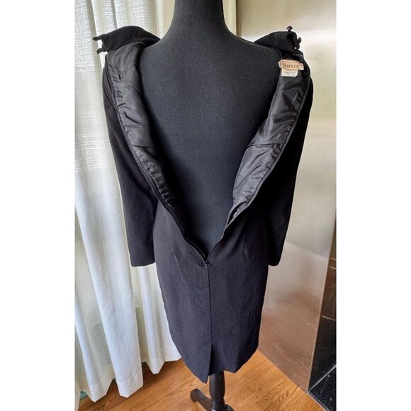 Vintage 70s shift dress, black wool, lime green lapels & buttons, long sleeves - Picture 7 of 9